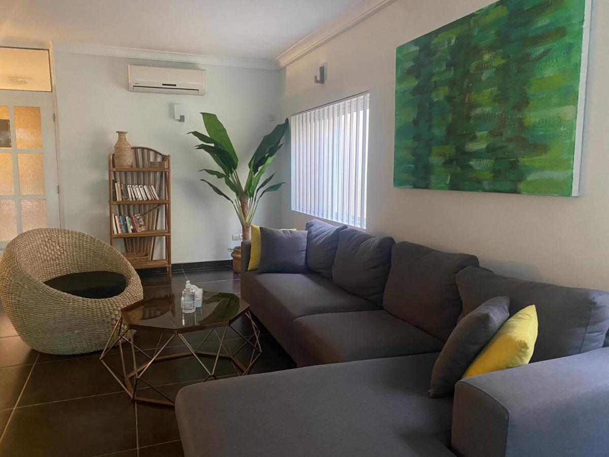 L'Oasis Guesthouse Котону Екстер'єр фото