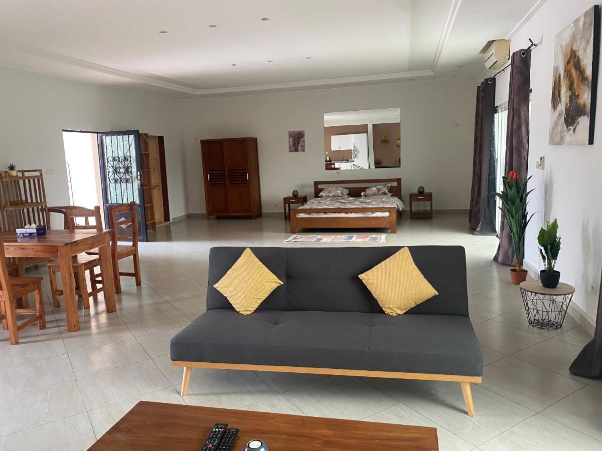 L'Oasis Guesthouse Котону Екстер'єр фото