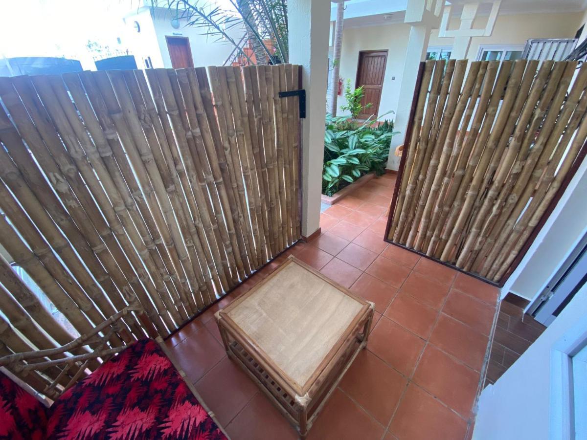 L'Oasis Guesthouse Котону Екстер'єр фото