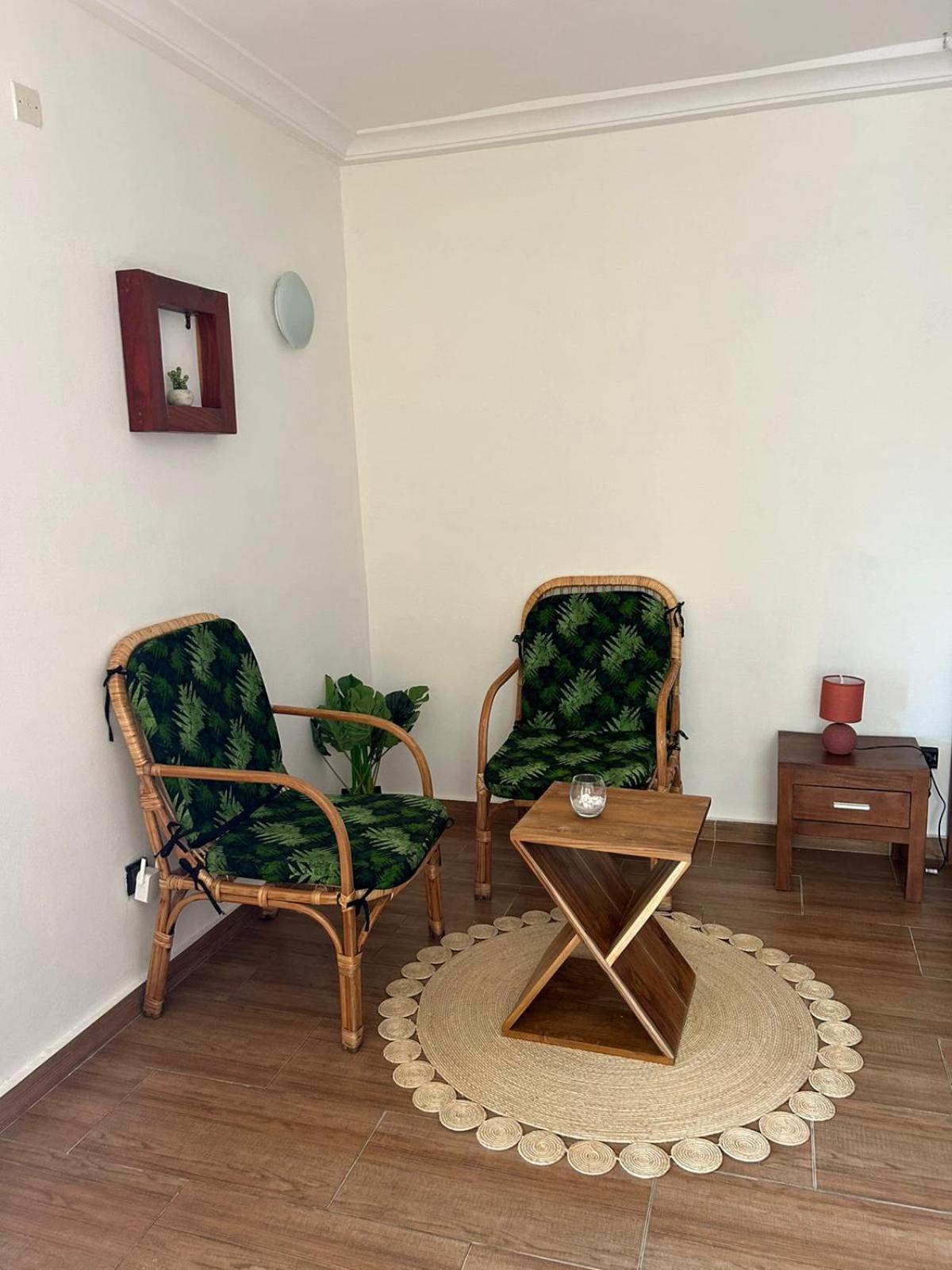 L'Oasis Guesthouse Котону Екстер'єр фото